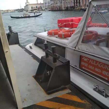 San Marco Orange Nest * Venedig
